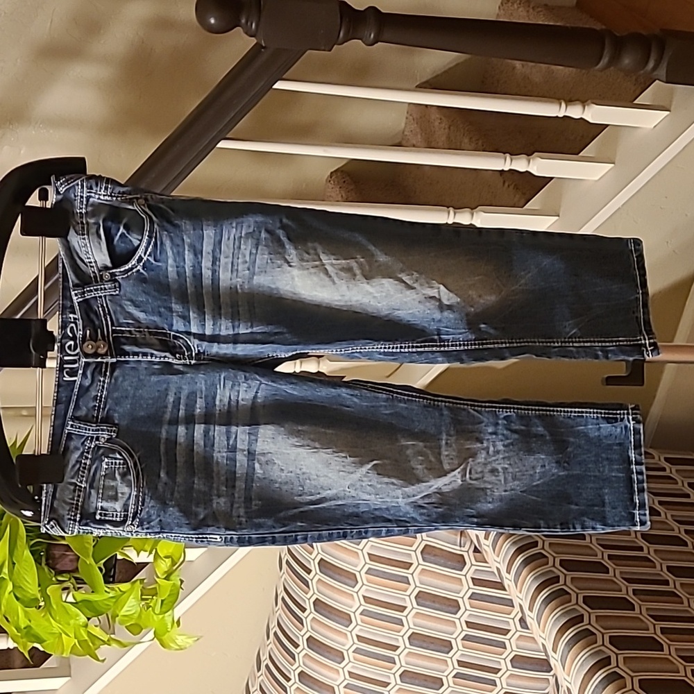 Rue21 distressed blue crop jeans. Size 9/10 regular Sequin Back Pockets Low Rise